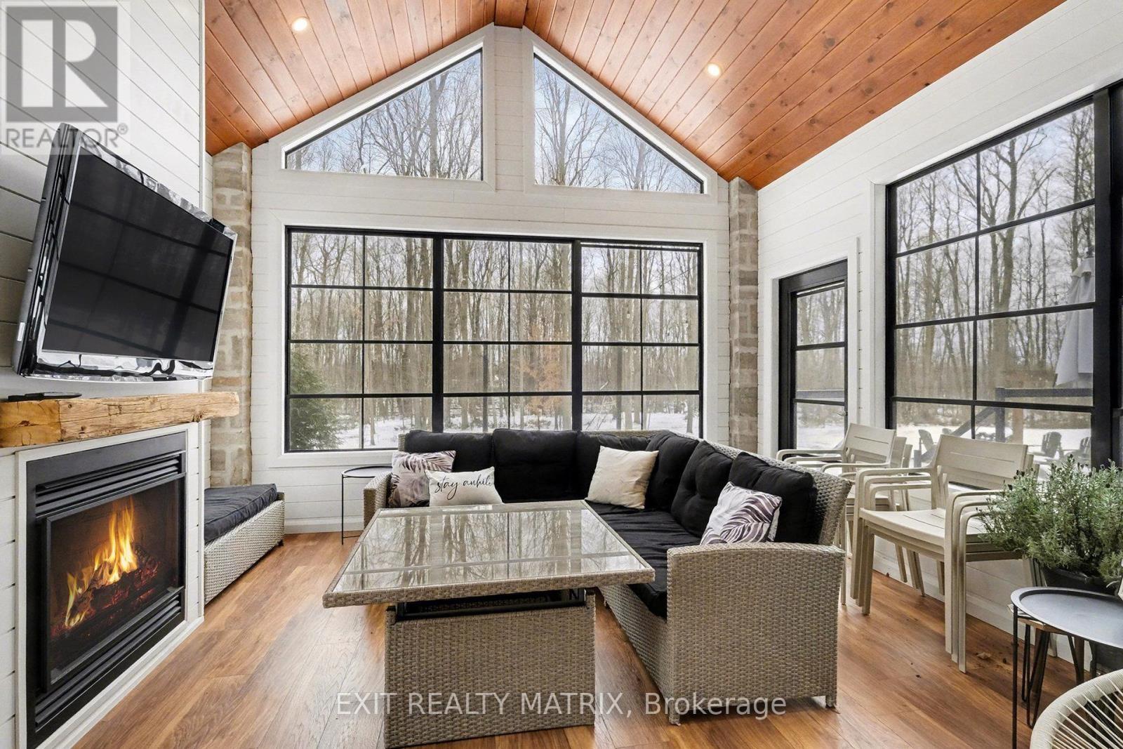 












1772 GROVES ROAD

,
Russell,




Ontario
K4R1E5

