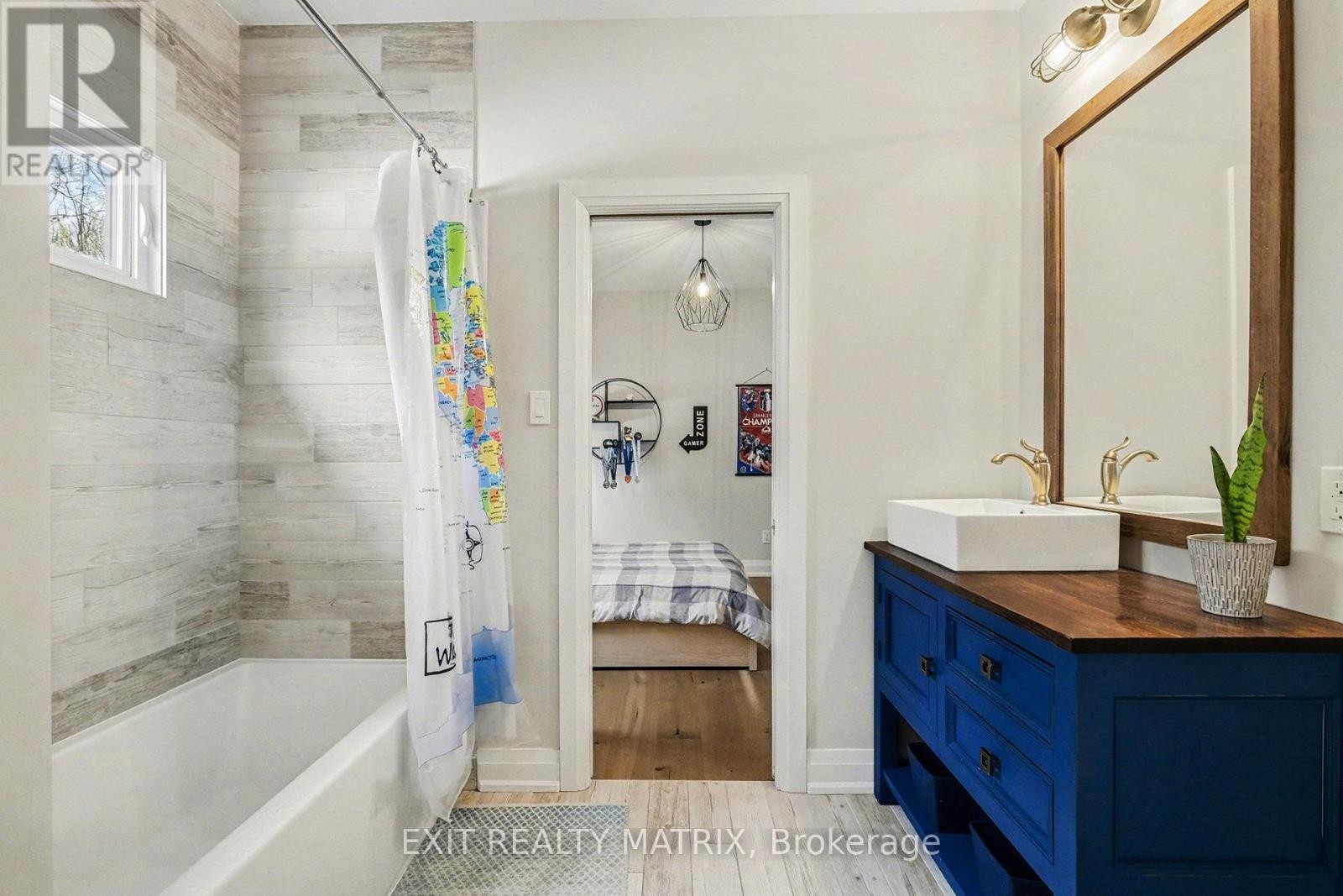 












1772 GROVES ROAD

,
Russell,




Ontario
K4R1E5

