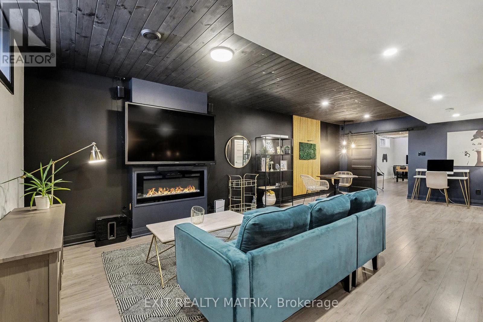 












1772 GROVES ROAD

,
Russell,




Ontario
K4R1E5

