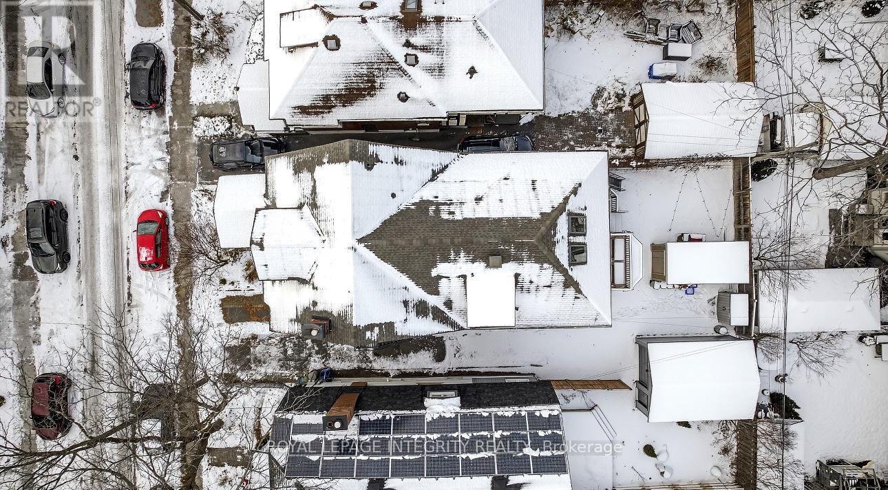 












73 RENFREW AVENUE

,
Ottawa,




Ontario
K1S1Z4

