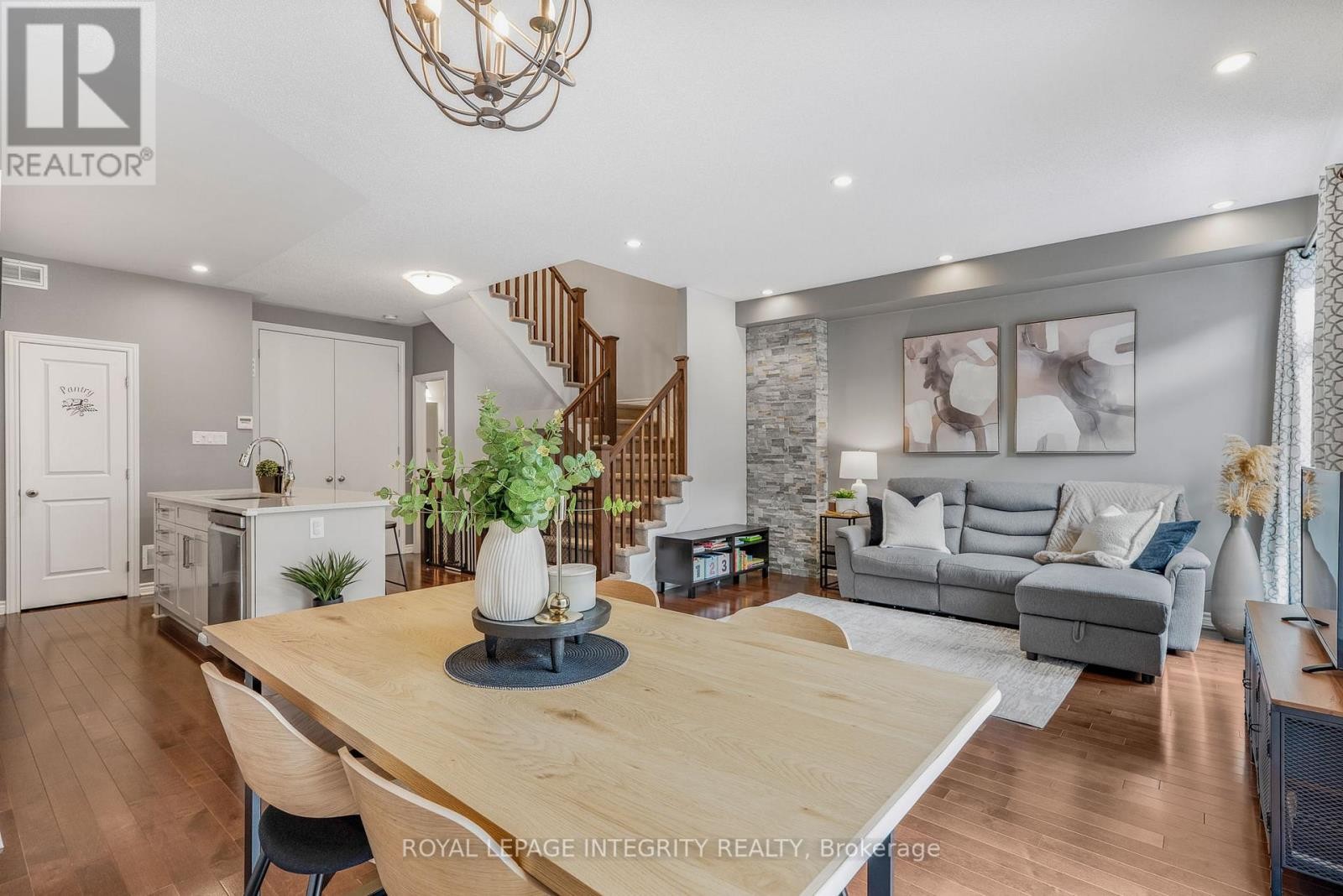 












125 CHAPERAL PRIVATE

,
Ottawa,




Ontario
K4A0Y2

