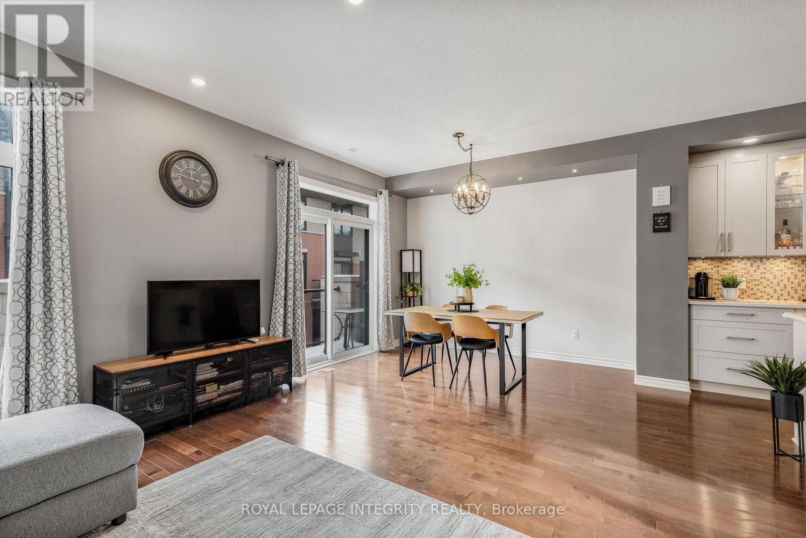 












125 CHAPERAL PRIVATE

,
Ottawa,




Ontario
K4A0Y2

