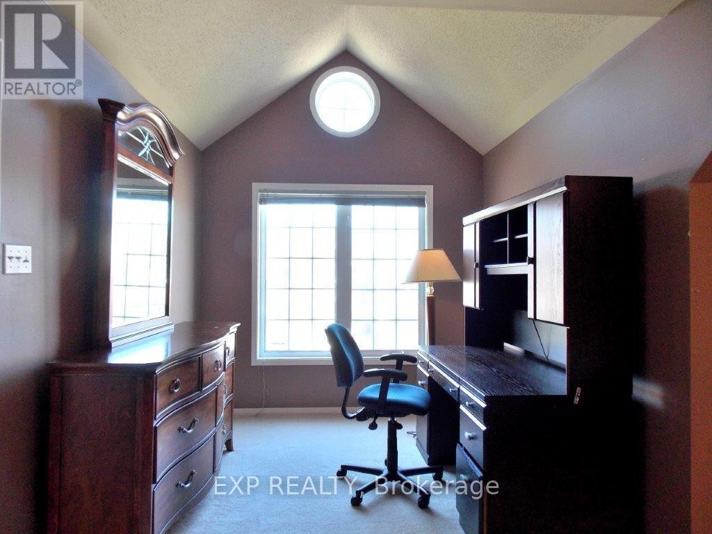 












129 ANNAPOLIS CIRCLE

,
Ottawa,




Ontario
K1V1Z3

