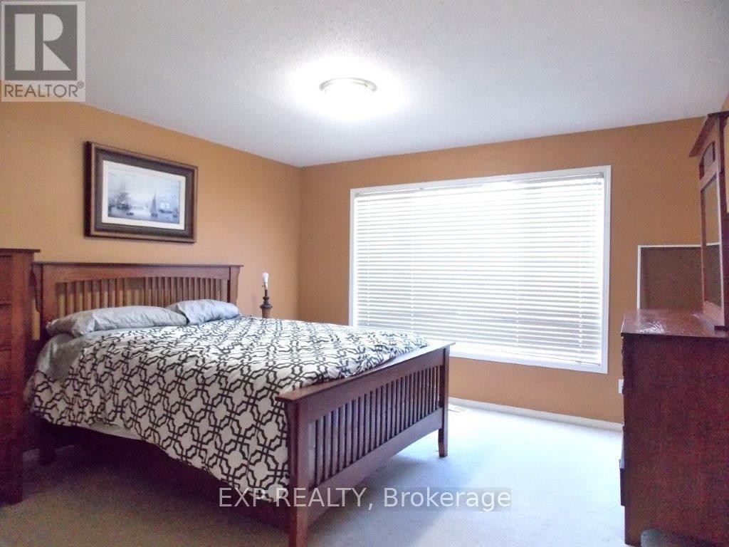 












129 ANNAPOLIS CIRCLE

,
Ottawa,




Ontario
K1V1Z3

