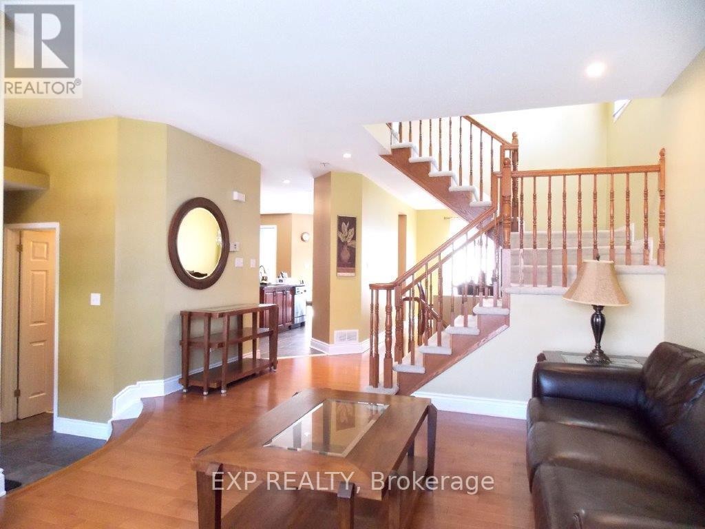 












129 ANNAPOLIS CIRCLE

,
Ottawa,




Ontario
K1V1Z3

