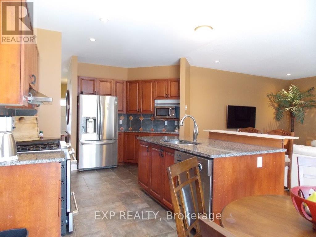 












129 ANNAPOLIS CIRCLE

,
Ottawa,




Ontario
K1V1Z3

