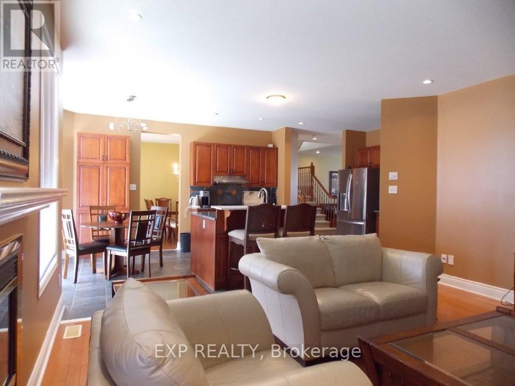 












129 ANNAPOLIS CIRCLE

,
Ottawa,




Ontario
K1V1Z3

