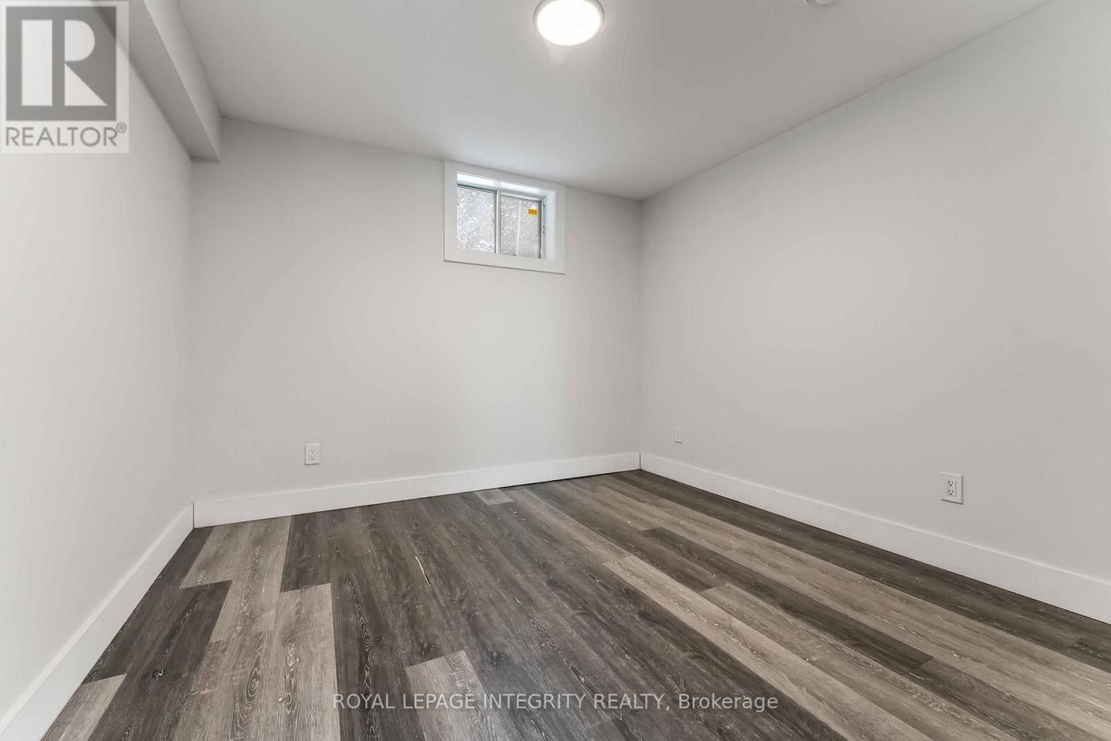 












B - 35 SHERRY LANE

,
Ottawa,




Ontario
K2G3L4

