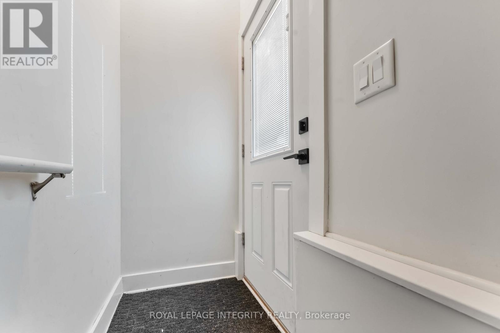 












B - 35 SHERRY LANE

,
Ottawa,




Ontario
K2G3L4

