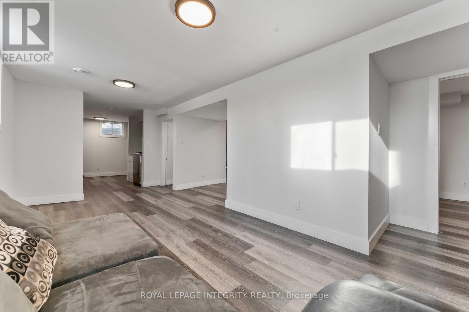 












B - 35 SHERRY LANE

,
Ottawa,




Ontario
K2G3L4

