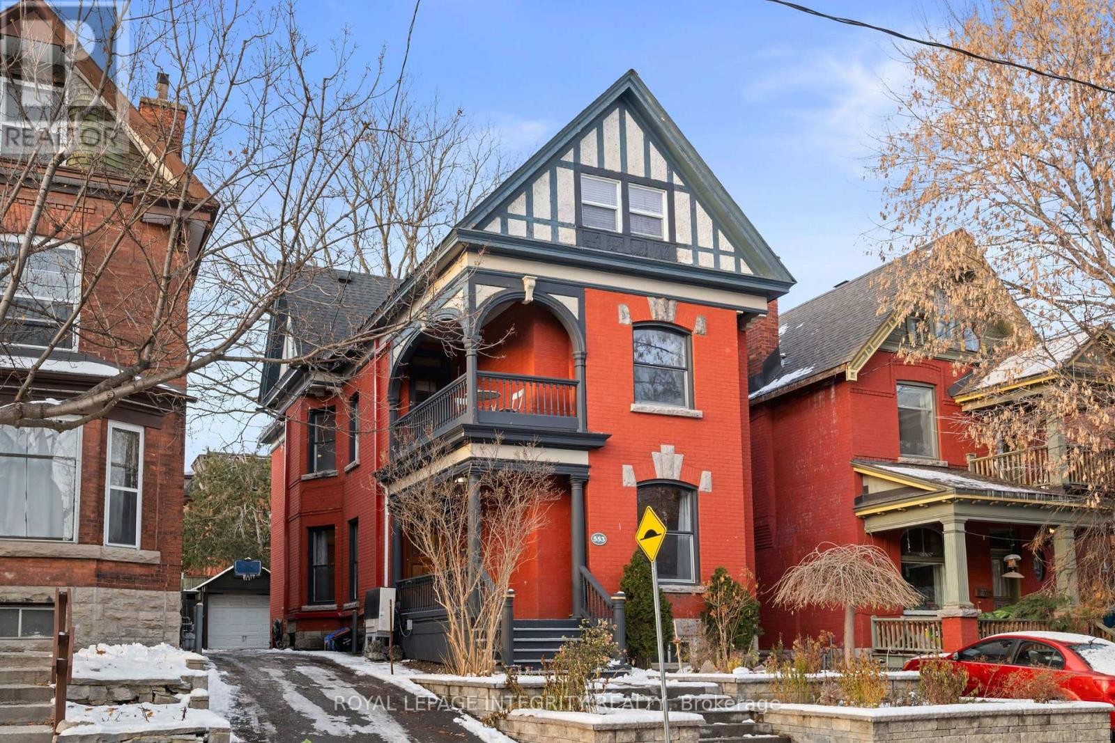 












553 GILMOUR STREET

,
Ottawa,




Ontario
K1R5L5

