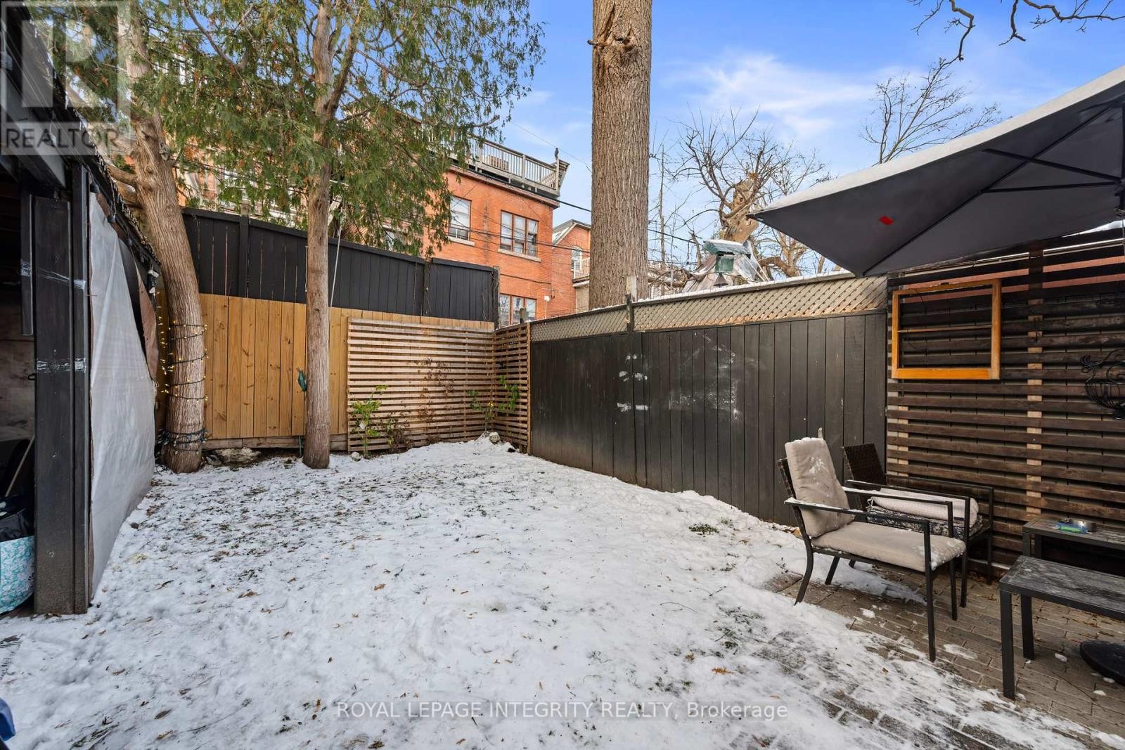 












553 GILMOUR STREET

,
Ottawa,




Ontario
K1R5L5

