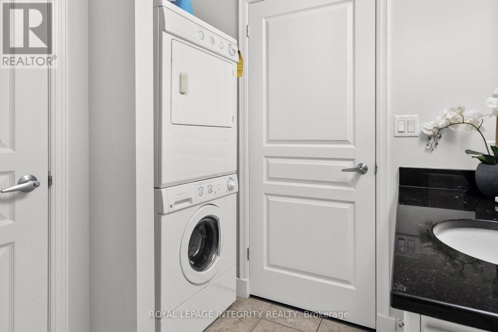 












309 - 200 BESSERER STREET N

,
Ottawa,




Ontario
K1N0A7

