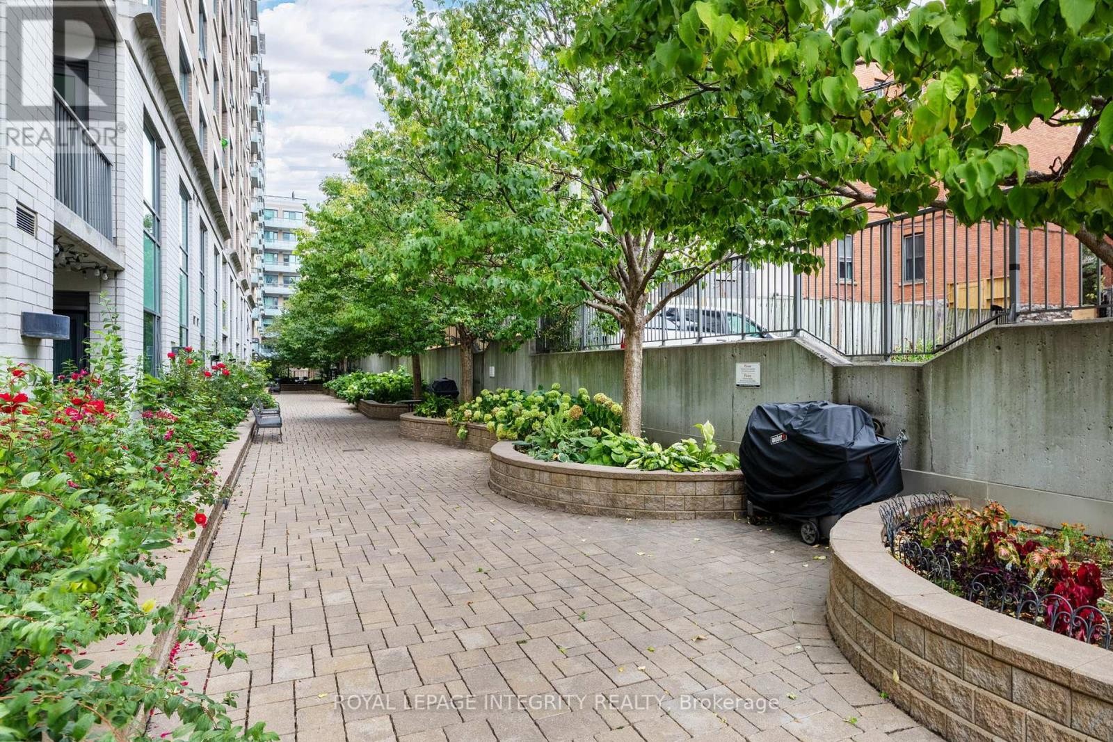 












309 - 200 BESSERER STREET N

,
Ottawa,




Ontario
K1N0A7

