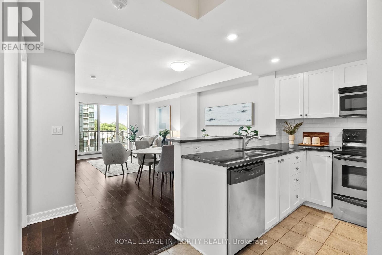 












309 - 200 BESSERER STREET N

,
Ottawa,




Ontario
K1N0A7

