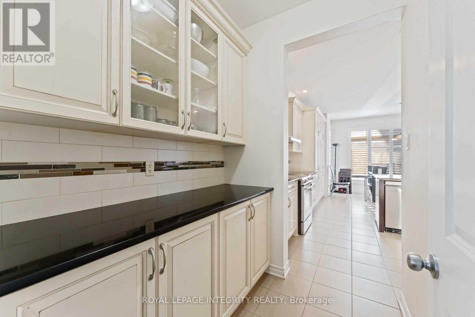 












561 EGRET WAY

,
Ottawa,




Ontario
K2J0E3

