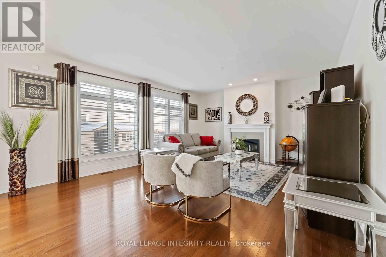 












561 EGRET WAY

,
Ottawa,




Ontario
K2J0E3

