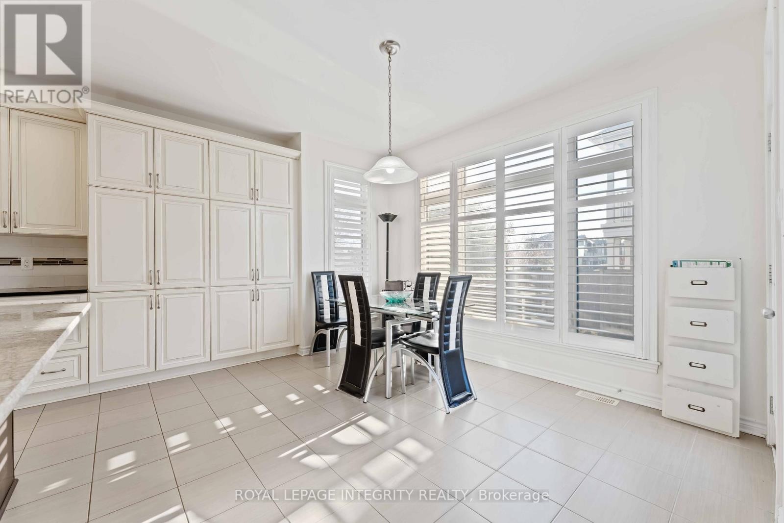 












561 EGRET WAY

,
Ottawa,




Ontario
K2J0E3

