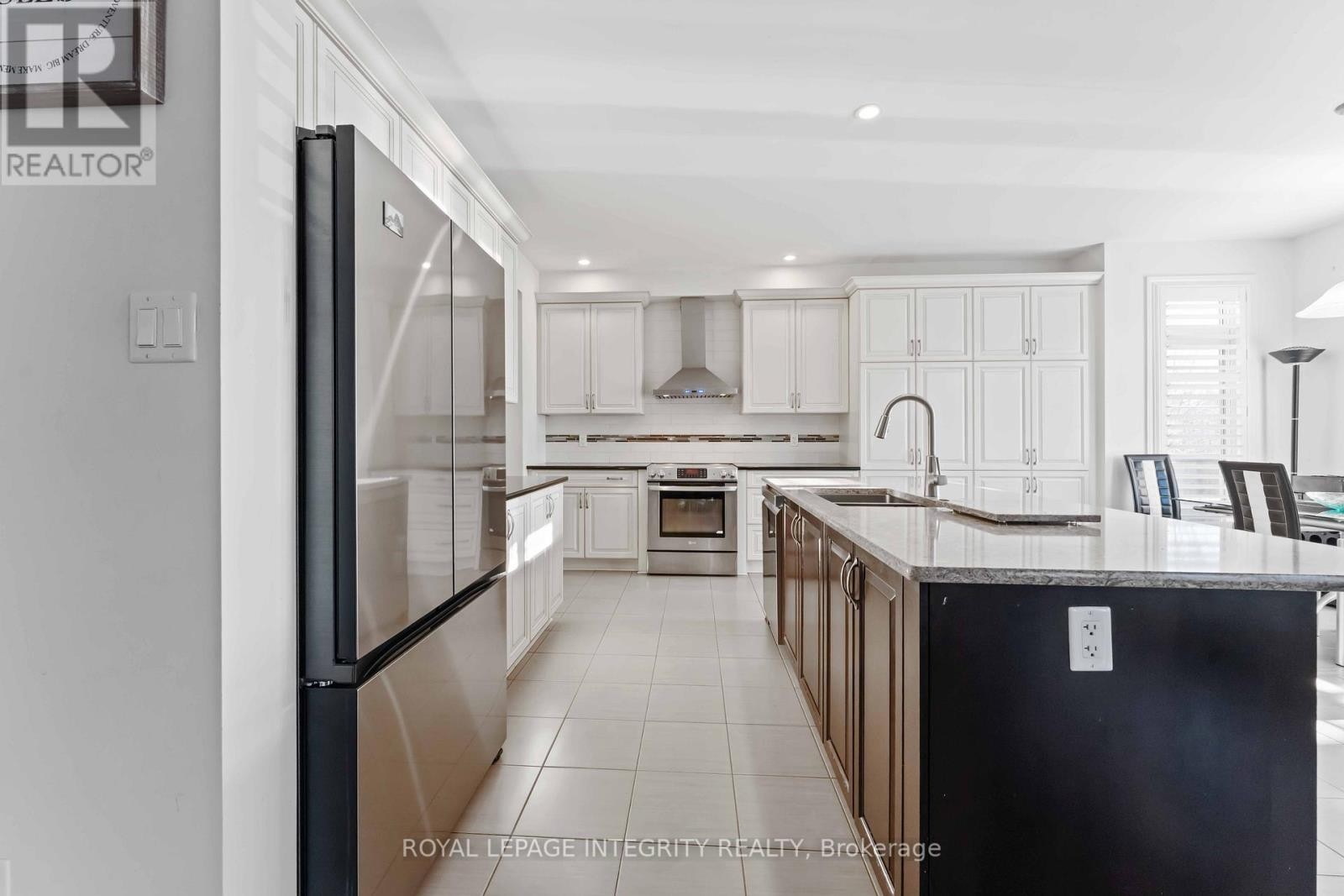 












561 EGRET WAY

,
Ottawa,




Ontario
K2J0E3

