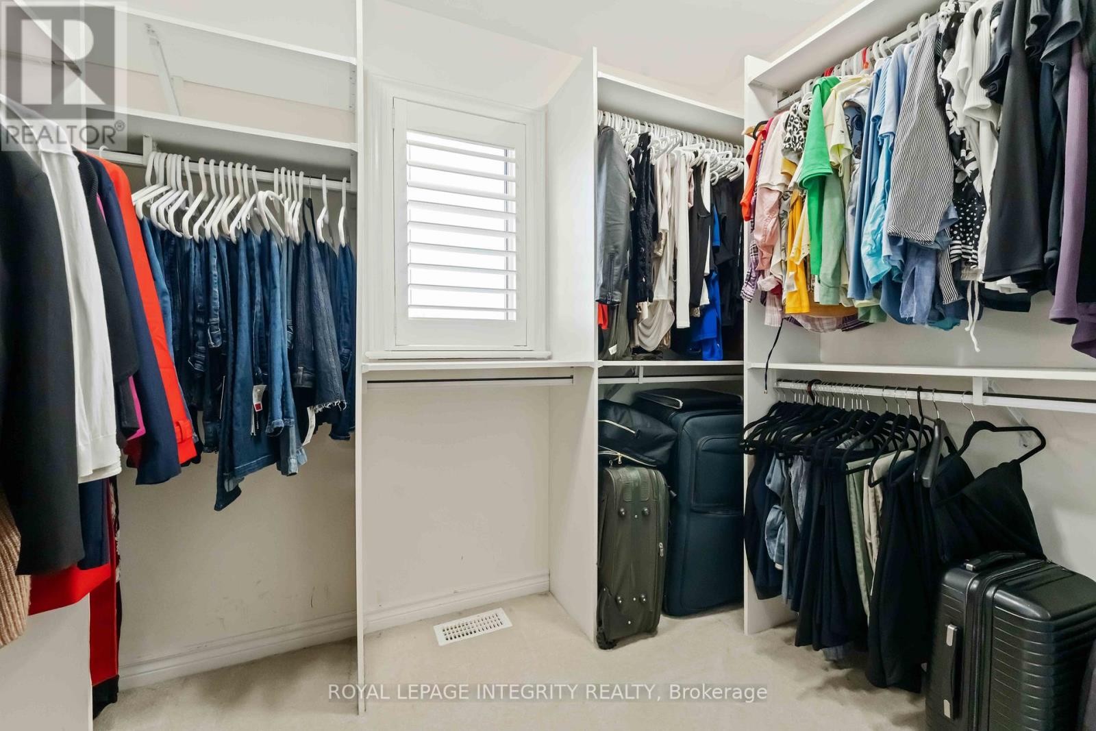 












561 EGRET WAY

,
Ottawa,




Ontario
K2J0E3

