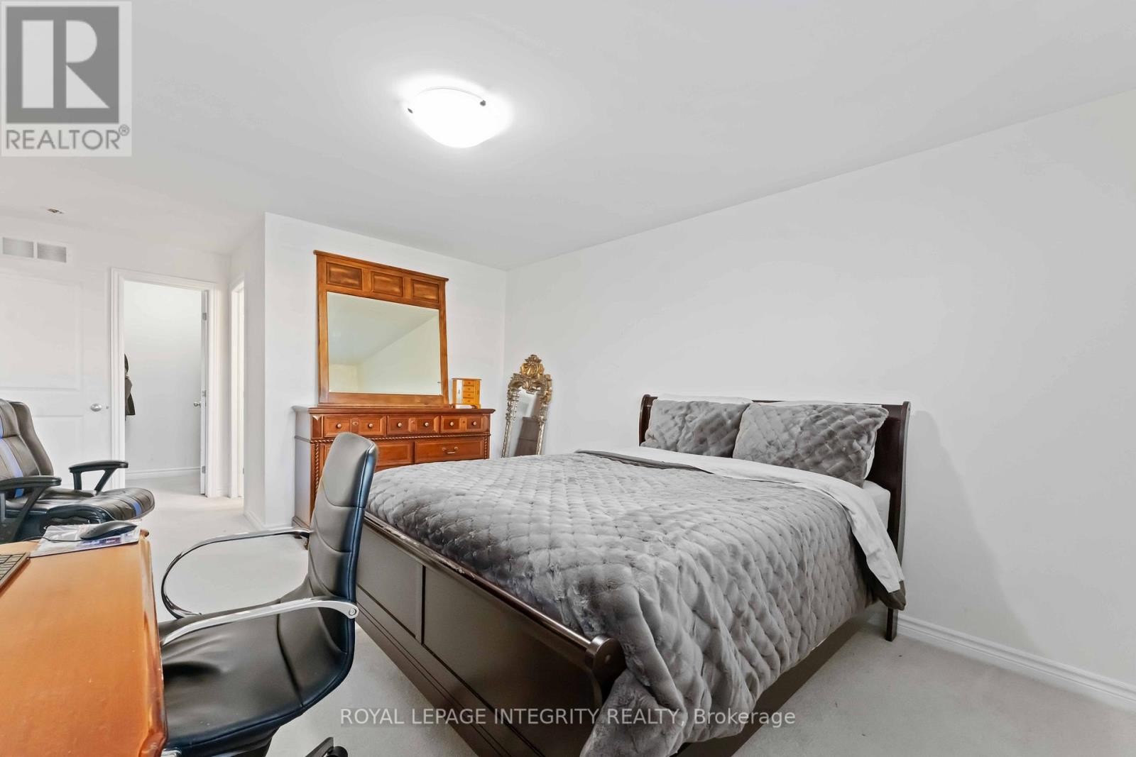 












561 EGRET WAY

,
Ottawa,




Ontario
K2J0E3

