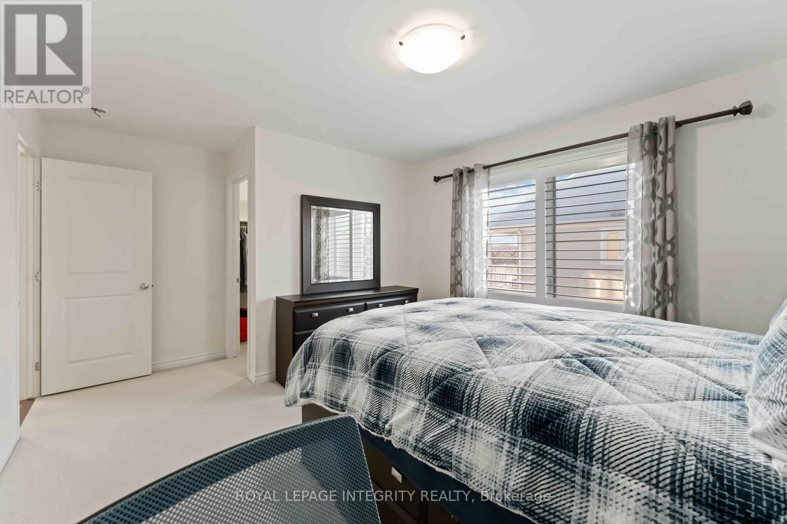 












561 EGRET WAY

,
Ottawa,




Ontario
K2J0E3

