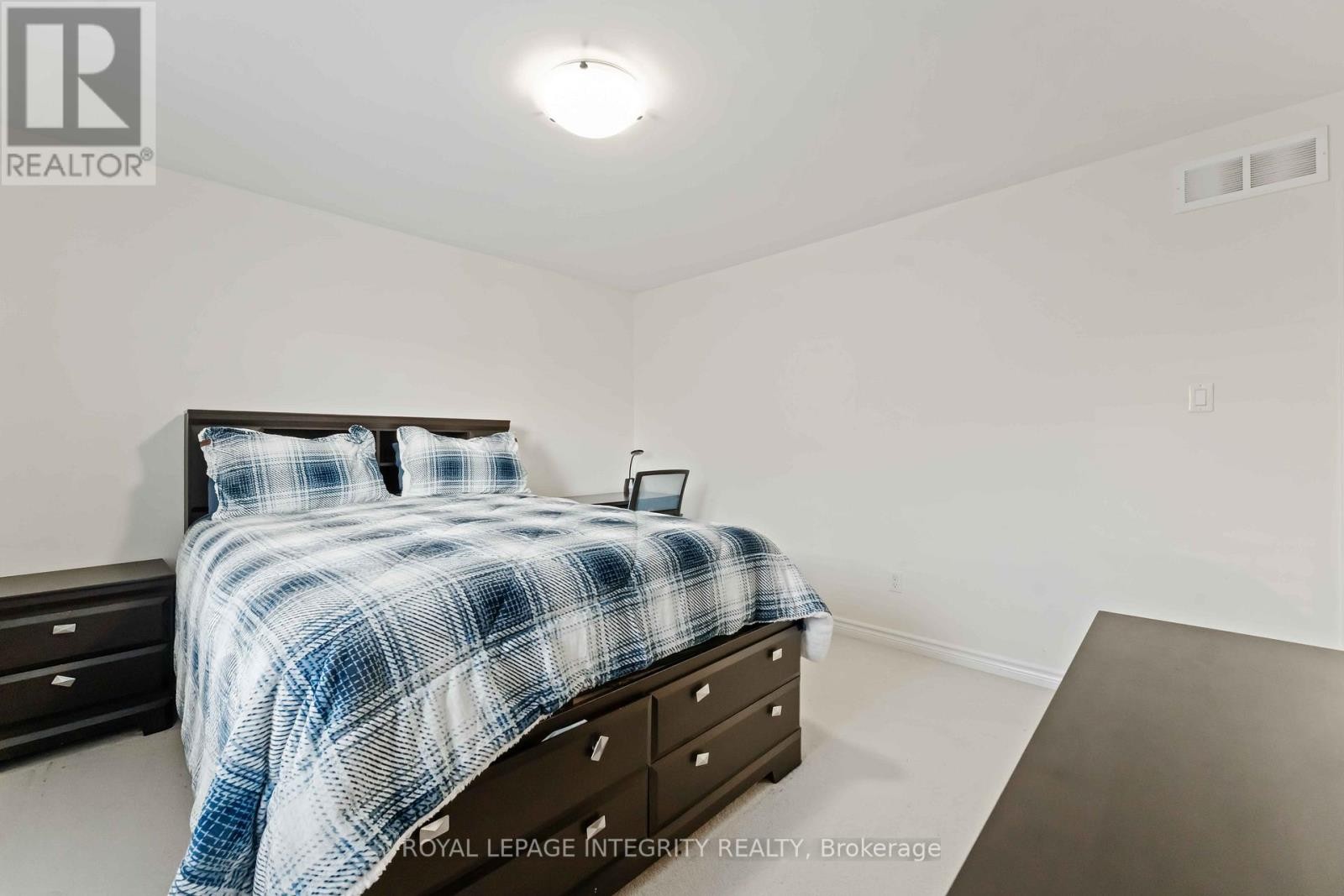 












561 EGRET WAY

,
Ottawa,




Ontario
K2J0E3

