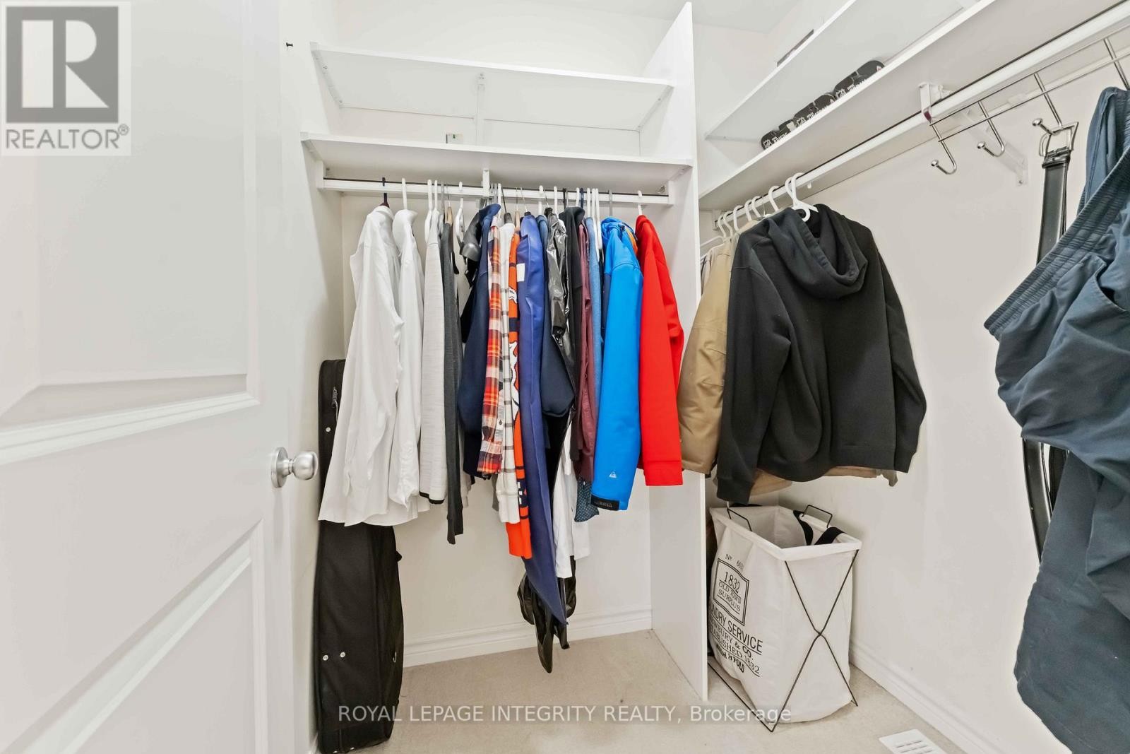 












561 EGRET WAY

,
Ottawa,




Ontario
K2J0E3

