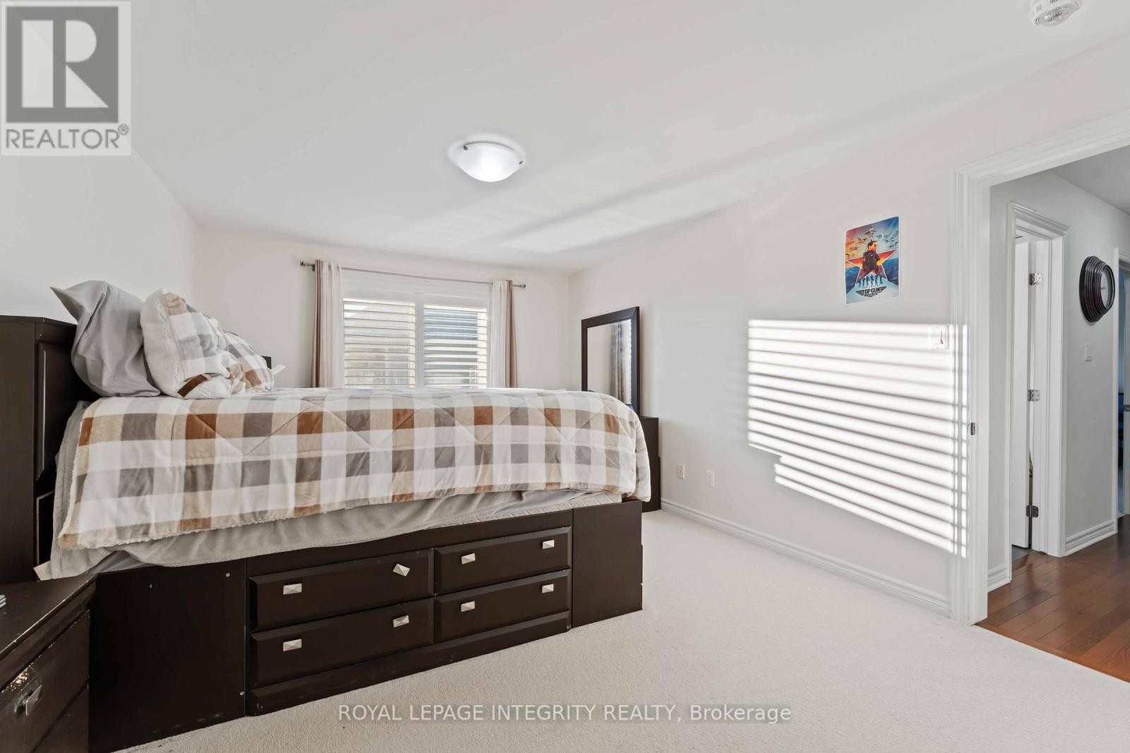 












561 EGRET WAY

,
Ottawa,




Ontario
K2J0E3

