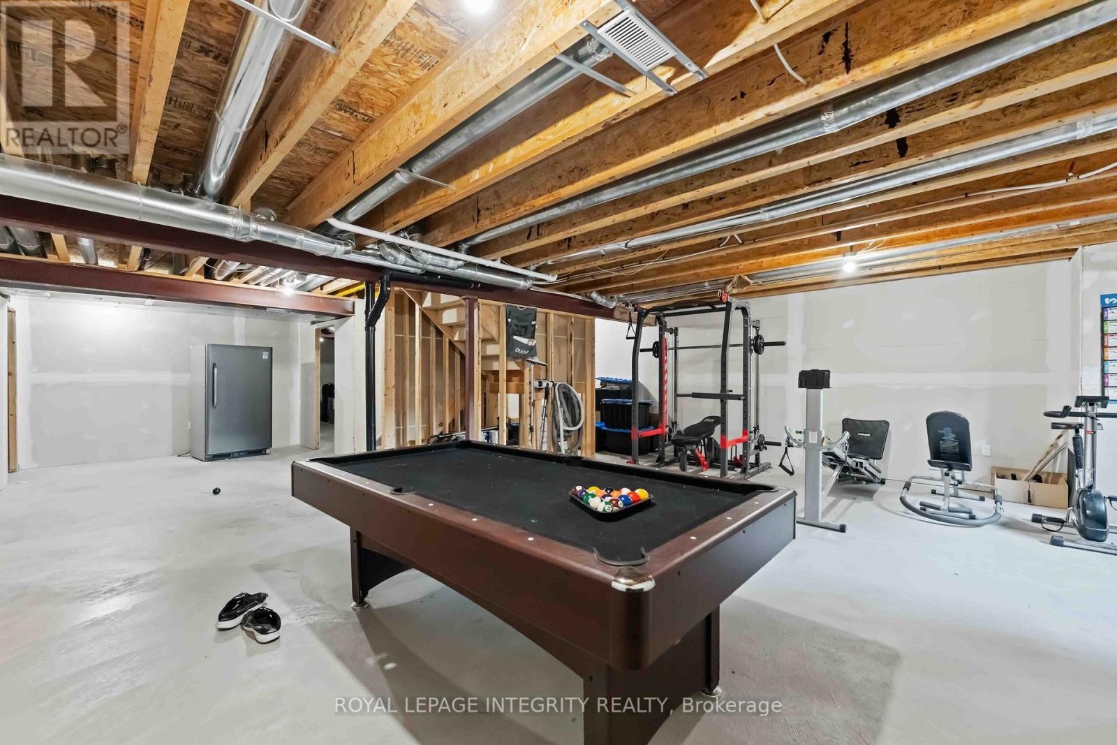 












561 EGRET WAY

,
Ottawa,




Ontario
K2J0E3

