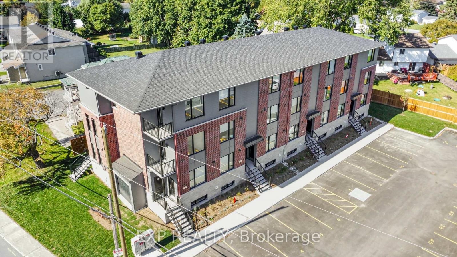 












9 - 251 CASTOR STREET

,
Russell,




Ontario
K4R0M2

