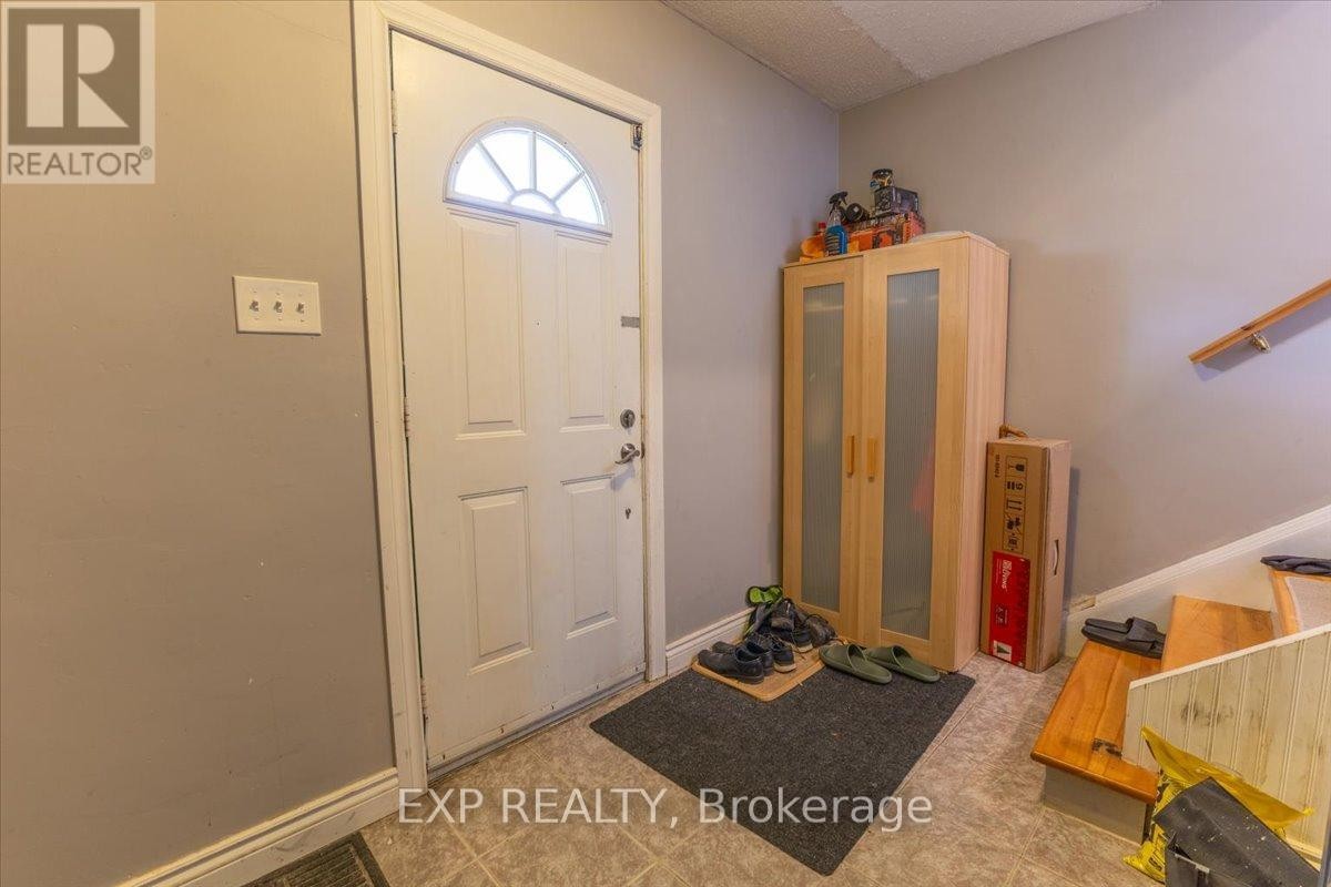 












68 LYNDALE AVENUE

,
Ottawa,




Ontario
K1Y2M8

