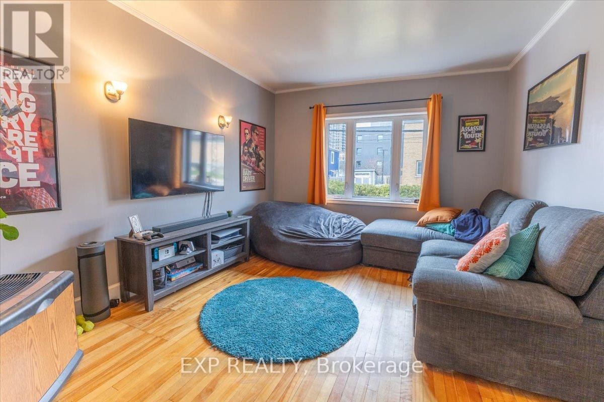 












68 LYNDALE AVENUE

,
Ottawa,




Ontario
K1Y2M8

