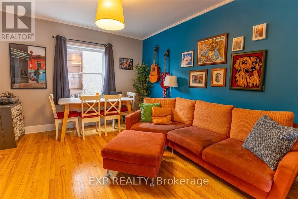 












68 LYNDALE AVENUE

,
Ottawa,




Ontario
K1Y2M8

