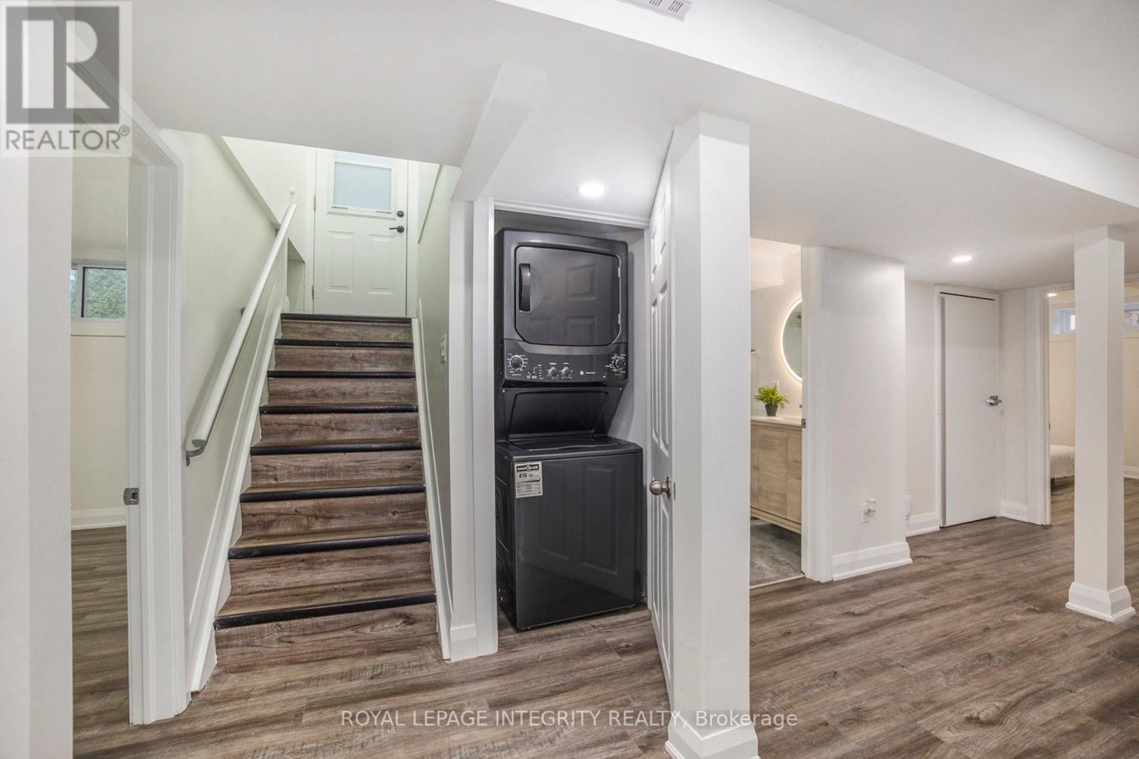 












2321 KAY STREET

,
Ottawa,




Ontario
K2C1J6

