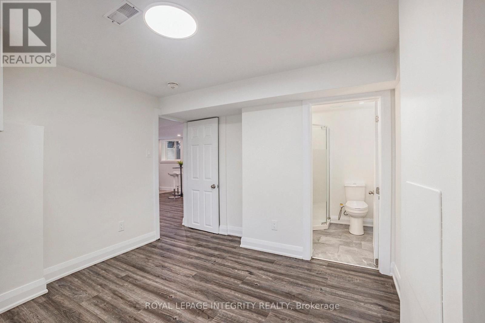 












2321 KAY STREET

,
Ottawa,




Ontario
K2C1J6

