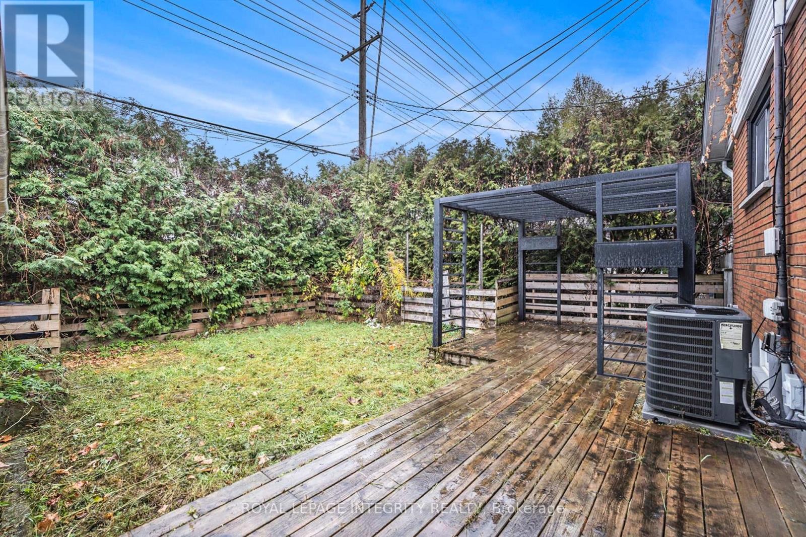 












2321 KAY STREET

,
Ottawa,




Ontario
K2C1J6

