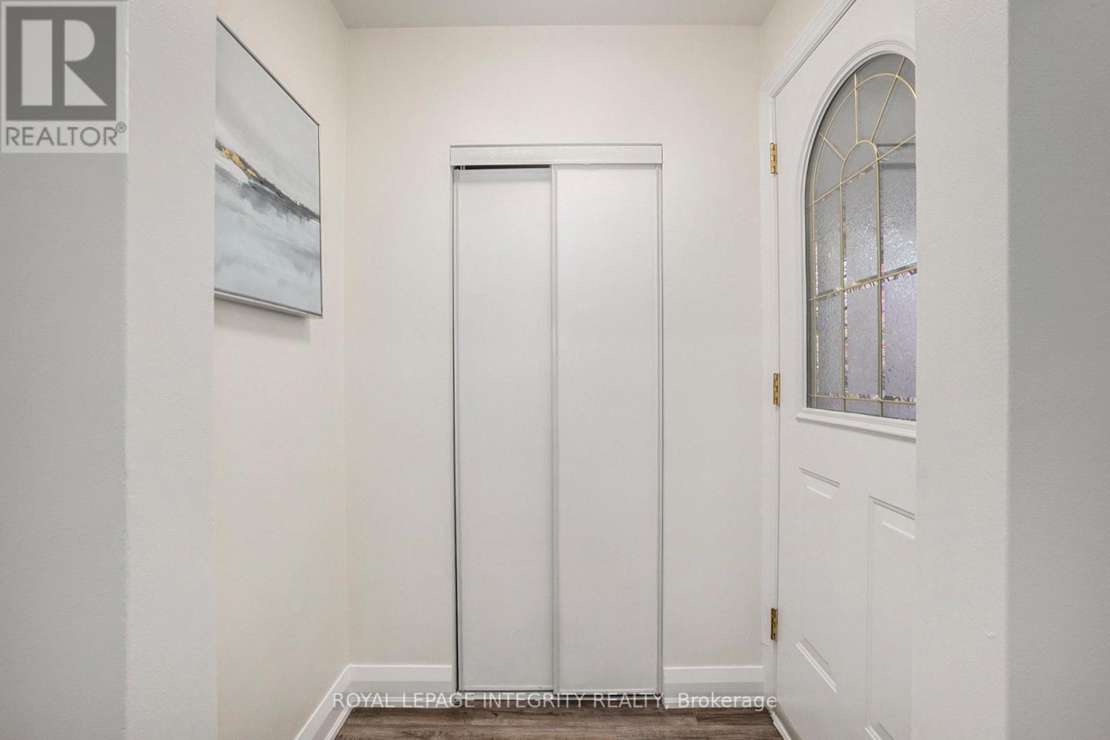 












2321 KAY STREET

,
Ottawa,




Ontario
K2C1J6

