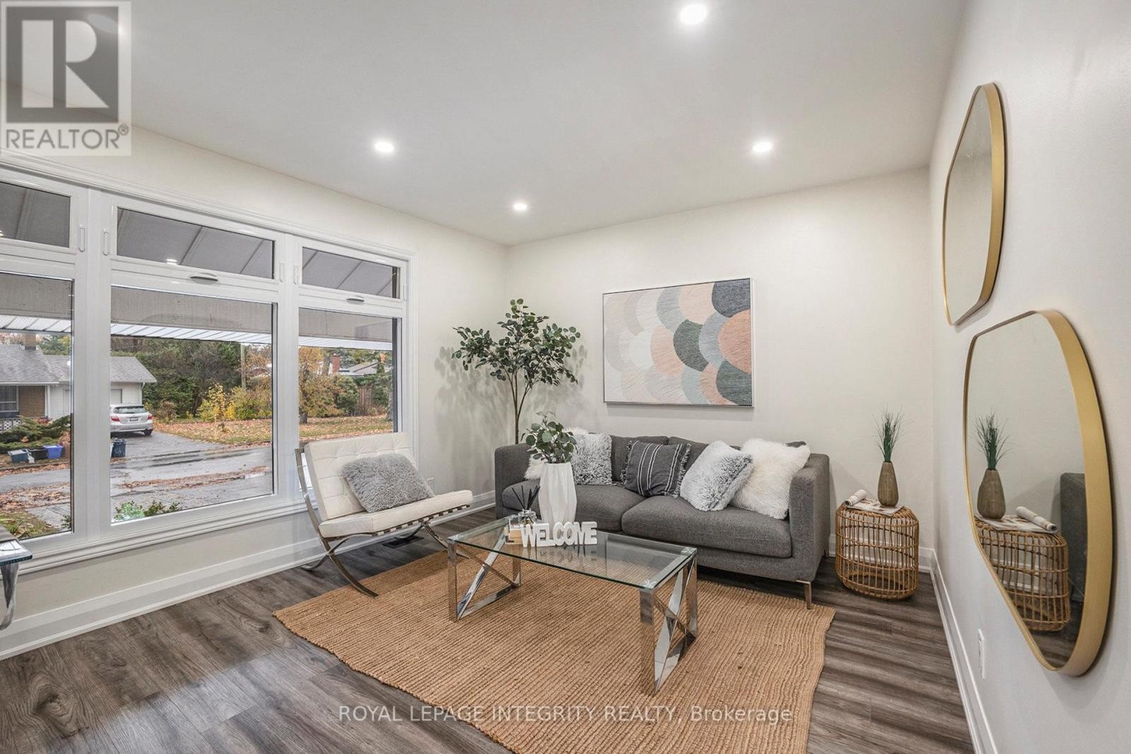 












2321 KAY STREET

,
Ottawa,




Ontario
K2C1J6

