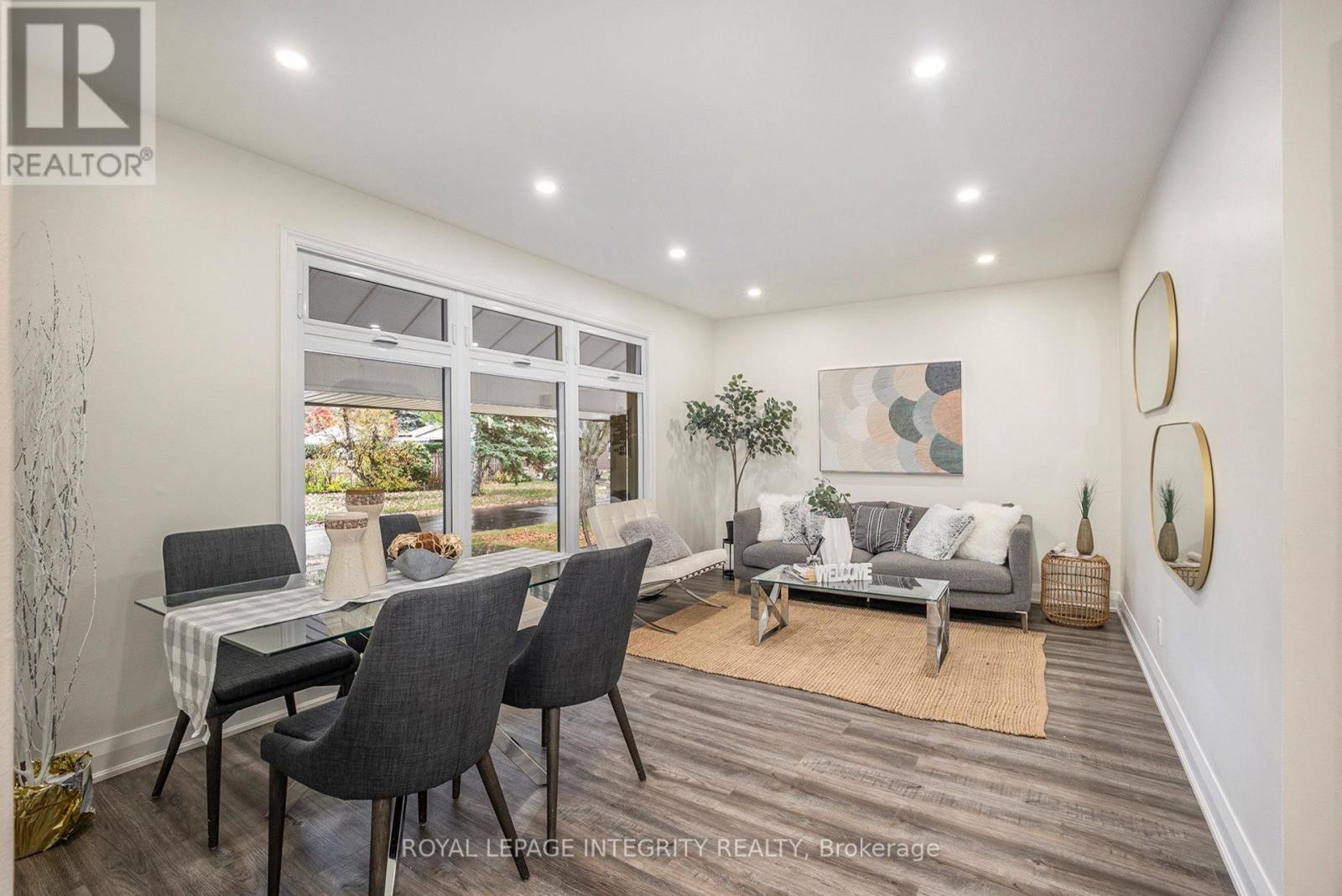 












2321 KAY STREET

,
Ottawa,




Ontario
K2C1J6

