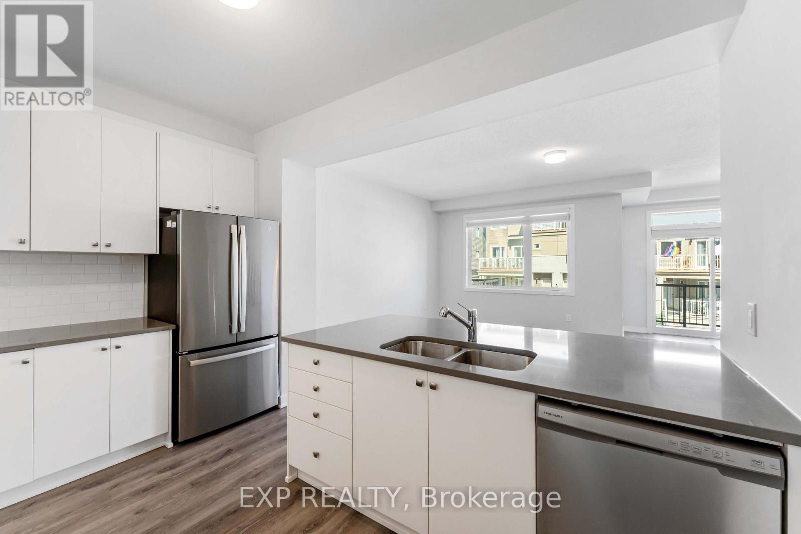 












322 OLIVENITE PRIVATE

,
Ottawa,




Ontario
K2J7J4

