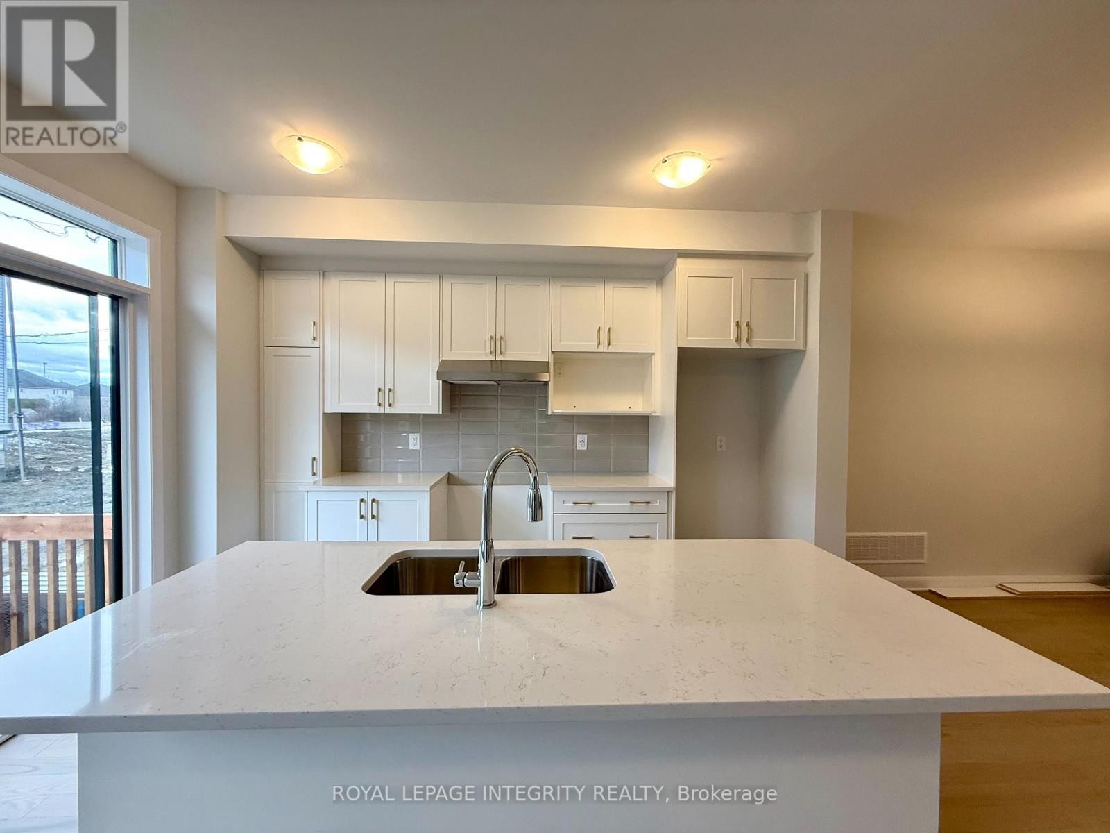 












504 INGENUITY ROW

,
Ottawa,




Ontario
K2W0B1

