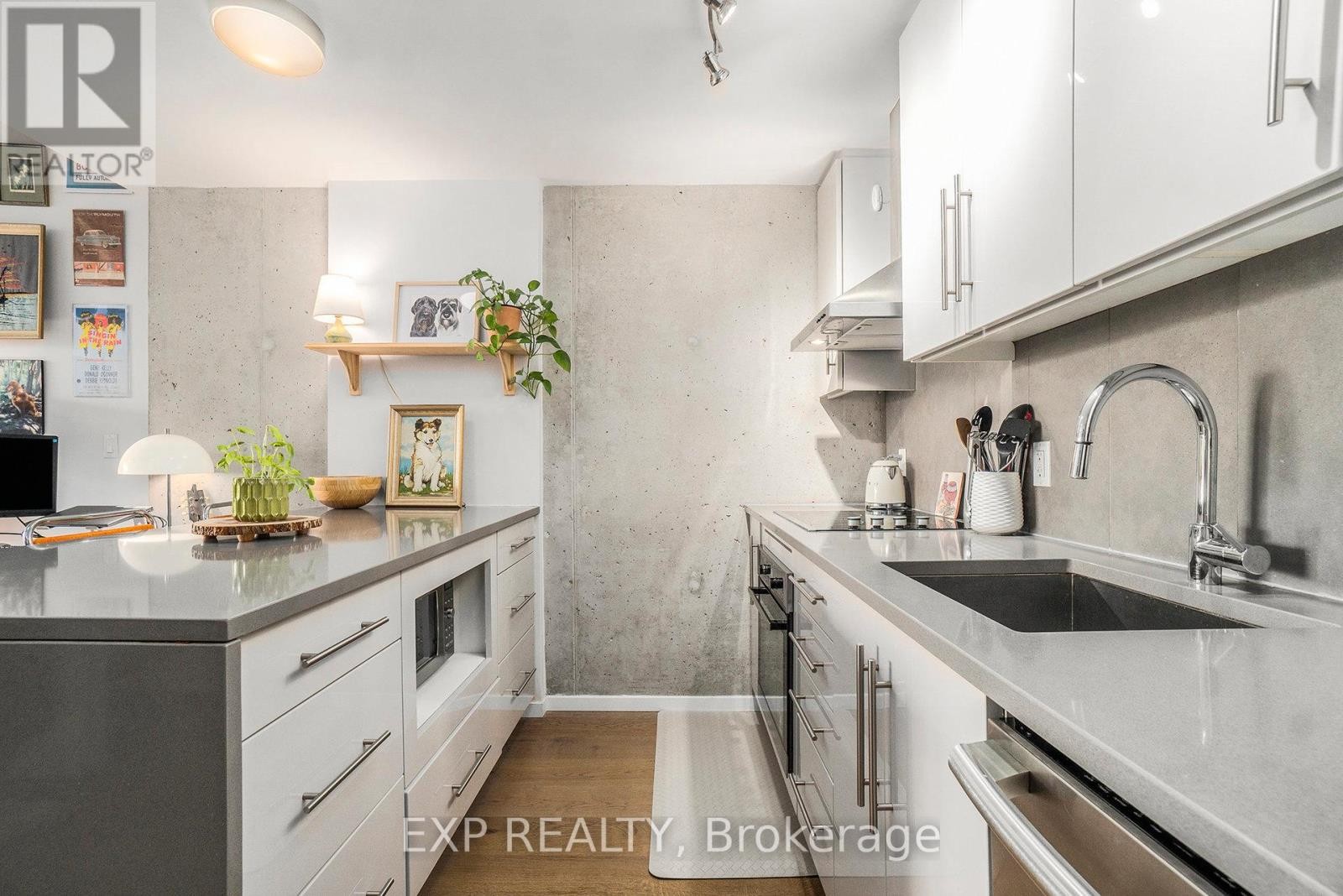 












206 - 1000 WELLINGTON STREET W

,
Ottawa,




Ontario
K1Y2X9

