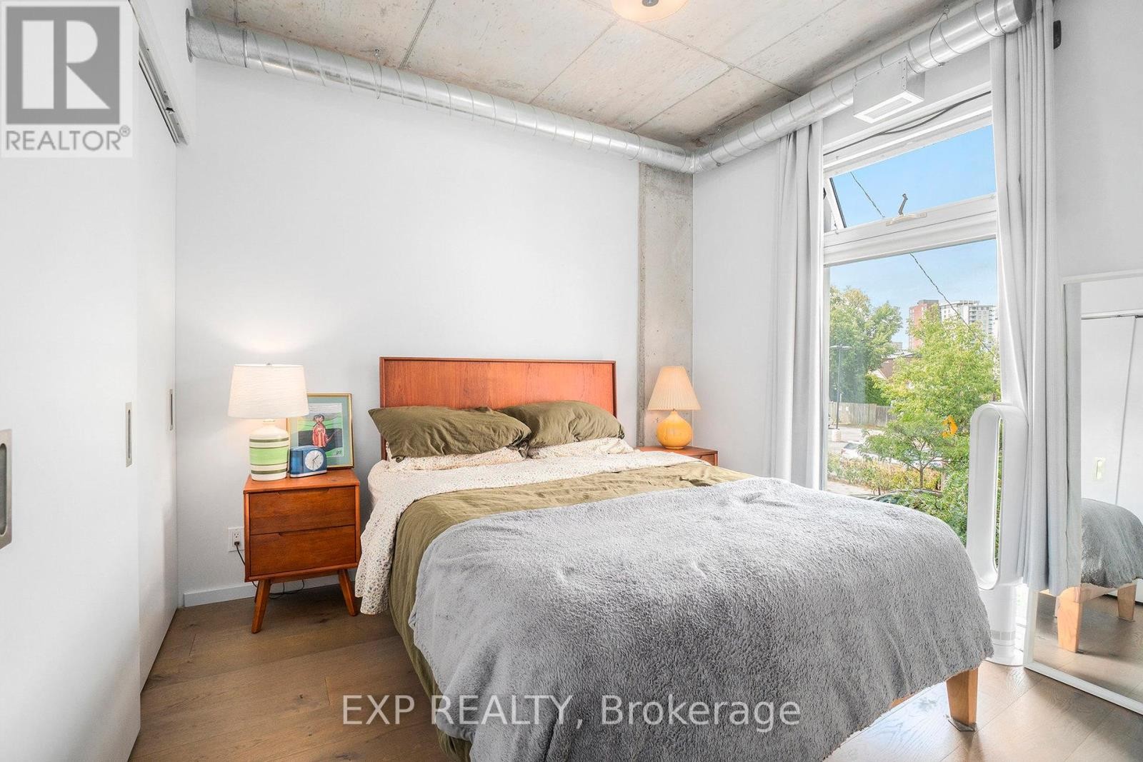 












206 - 1000 WELLINGTON STREET W

,
Ottawa,




Ontario
K1Y2X9

