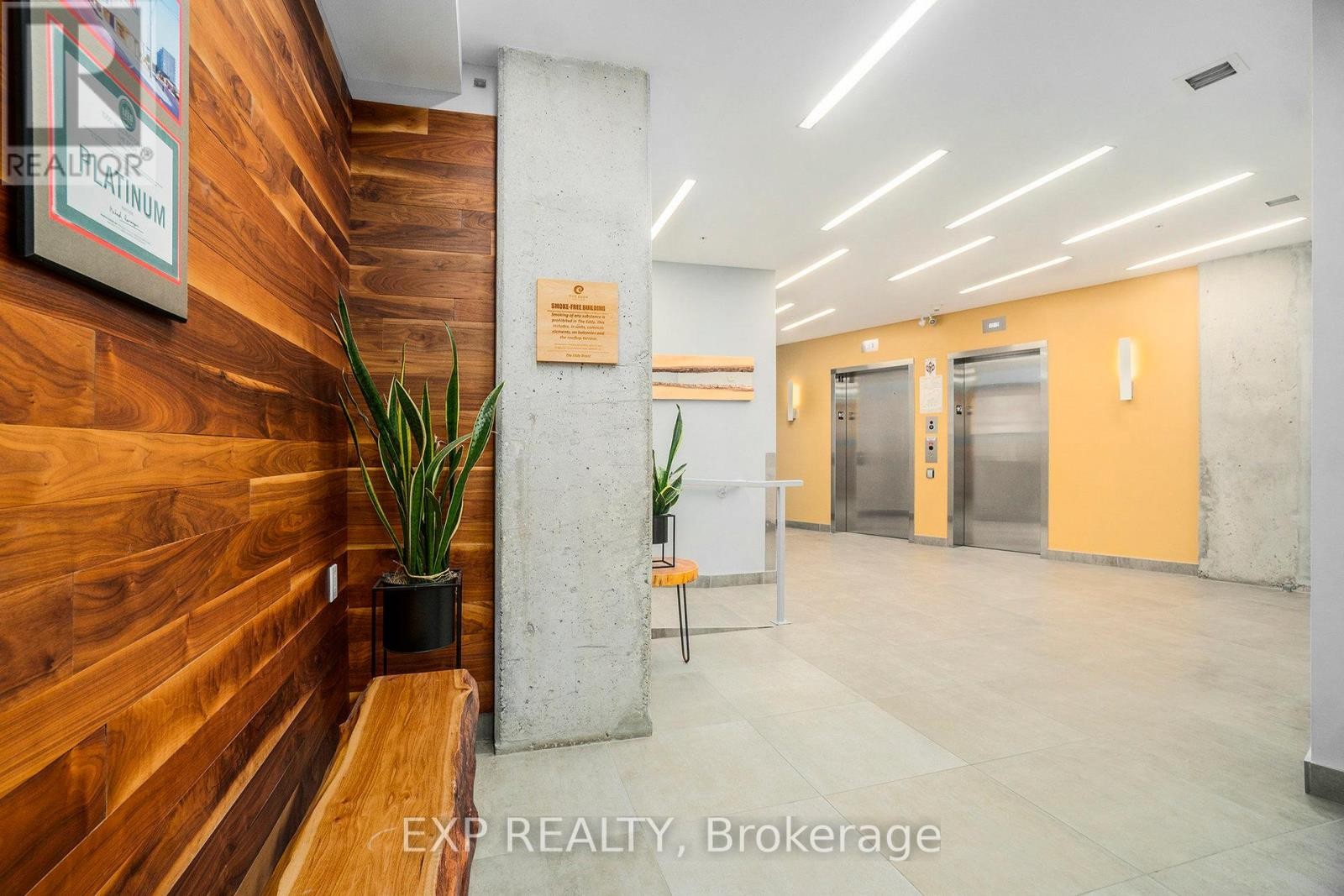 












206 - 1000 WELLINGTON STREET W

,
Ottawa,




Ontario
K1Y2X9

