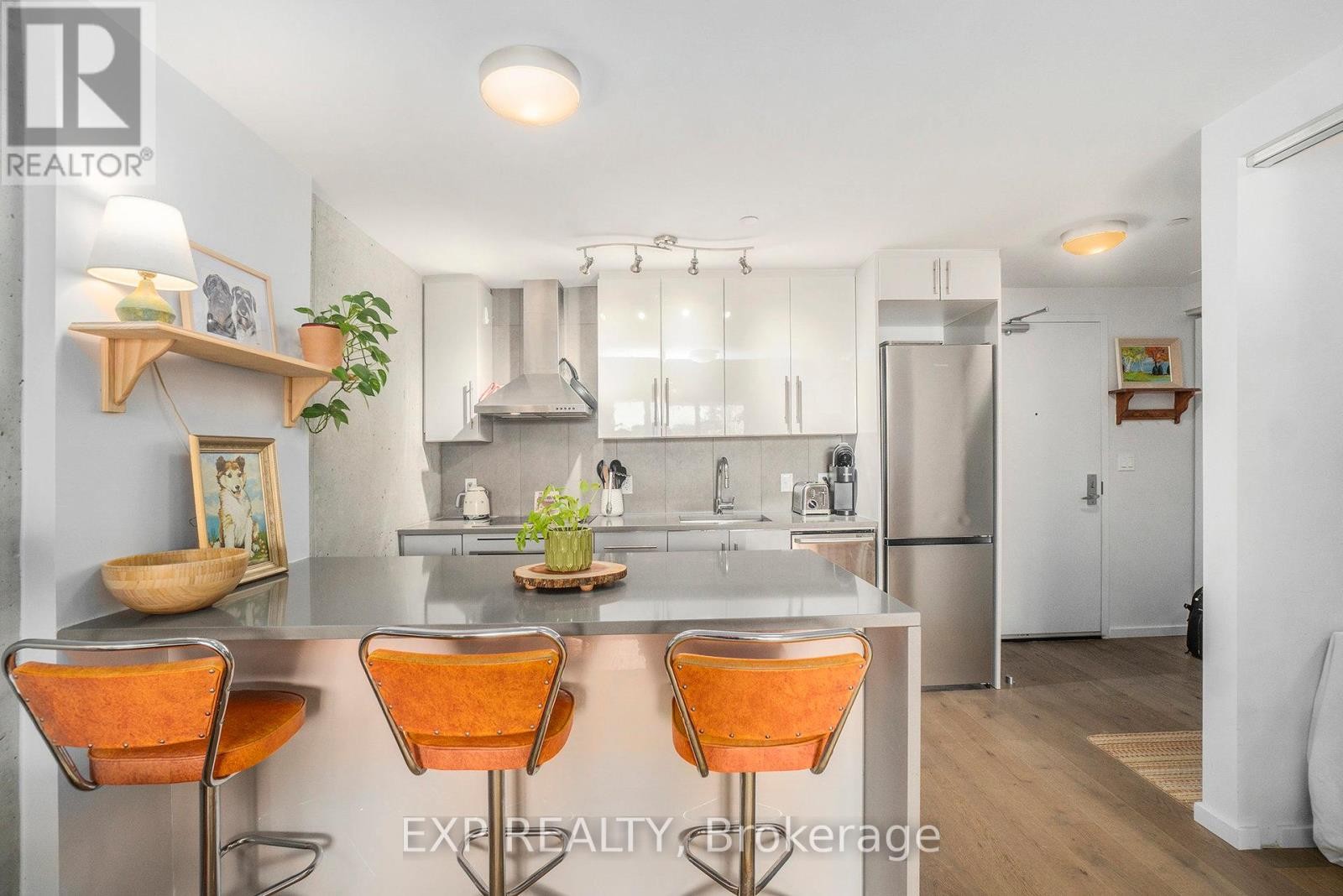 












206 - 1000 WELLINGTON STREET W

,
Ottawa,




Ontario
K1Y2X9

