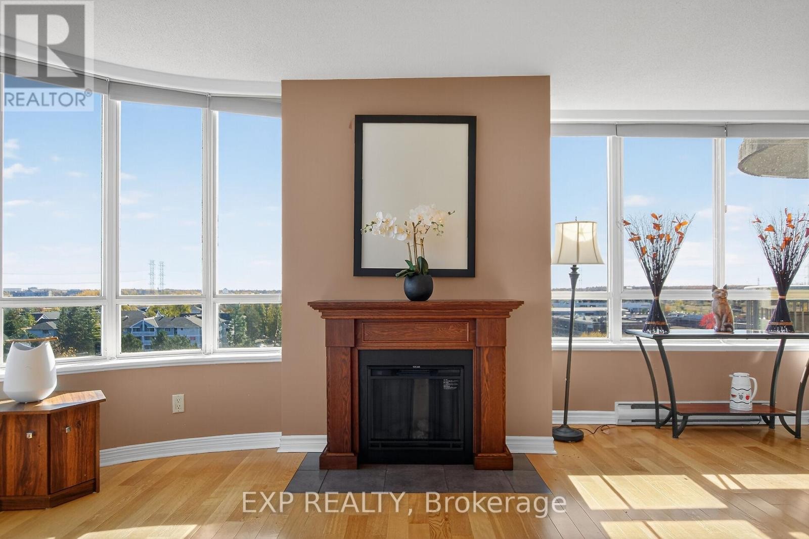 












606 - 100 GRANT CARMAN DRIVE

,
Ottawa,




Ontario
K2E8B8

