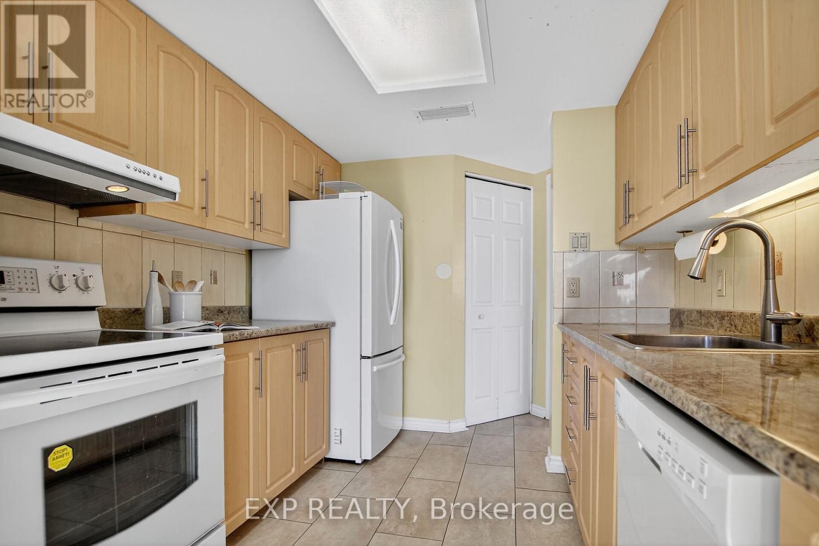 












606 - 100 GRANT CARMAN DRIVE

,
Ottawa,




Ontario
K2E8B8

