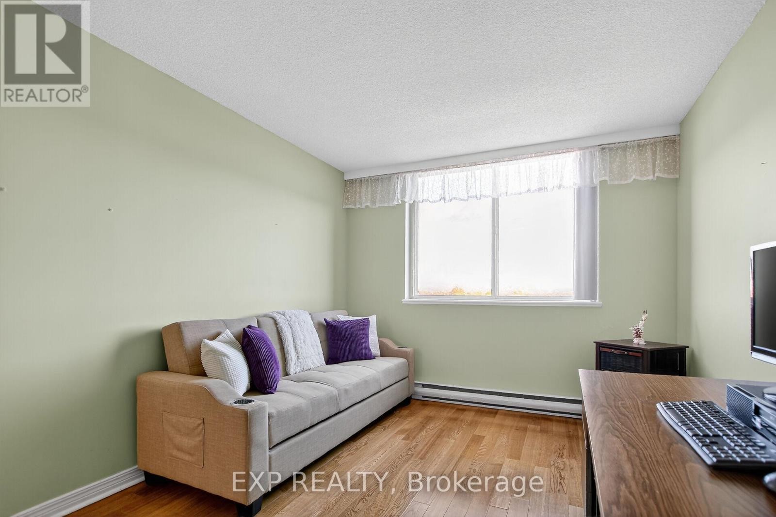 












606 - 100 GRANT CARMAN DRIVE

,
Ottawa,




Ontario
K2E8B8

