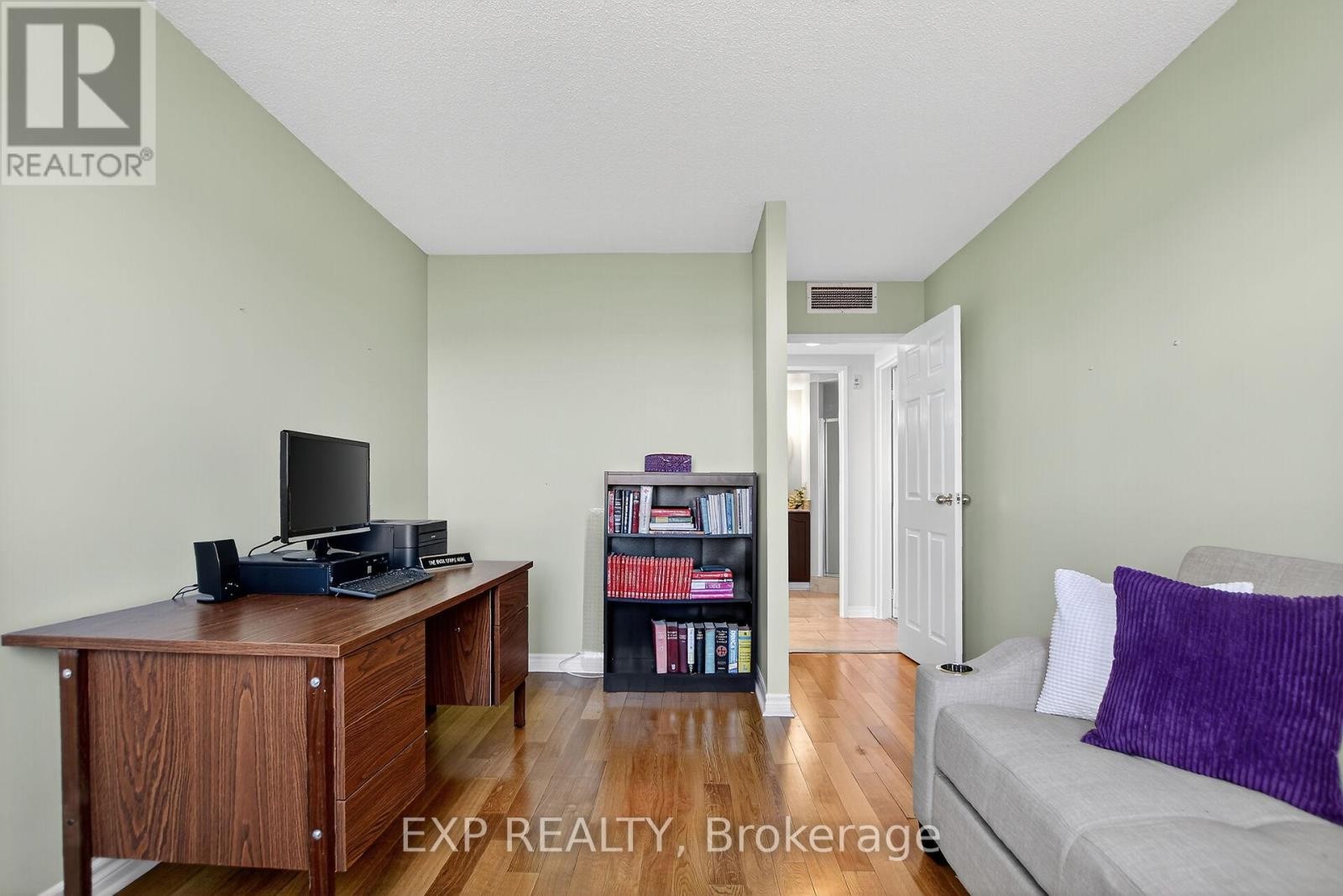 












606 - 100 GRANT CARMAN DRIVE

,
Ottawa,




Ontario
K2E8B8

